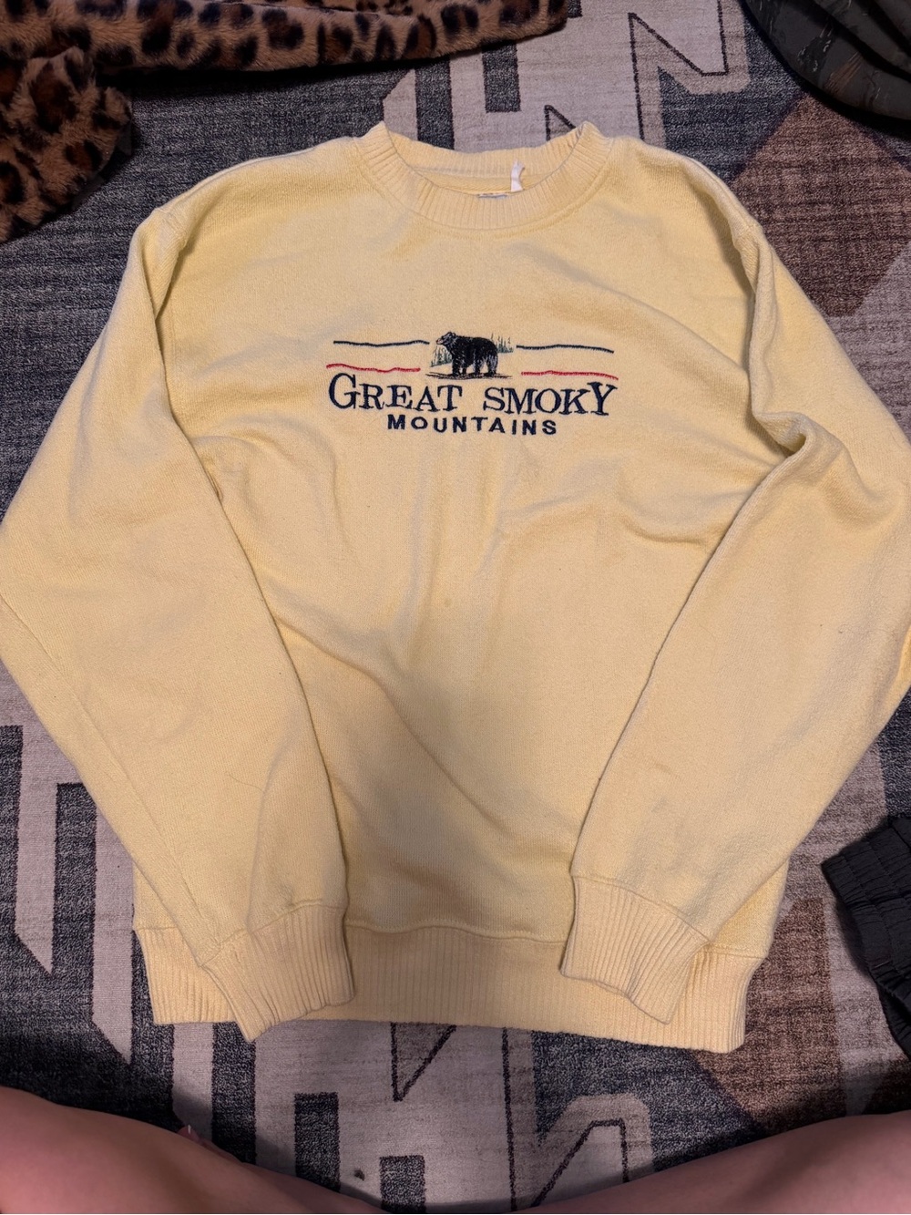 Great Smoky Mountains Embroidered Crewneck Sweater - Yellow